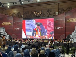 UPI Kukuhkan 8 Guru Besar, Ini Daftarnya
