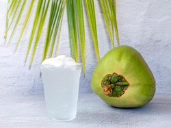 Simak! Ini Waktu Terbaik Minum Air Kelapa Agar Manfaatnya Maksimal
