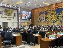 Baleg DPR RI-Pimpinan Komisi Gelar Rapat Pleno Bahas Prolegnas 2025-2029