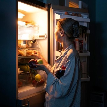5 Camilan Menyehatkan yang Bisa Dimakan saat Lapar Sebelum Tidur