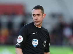Profil David Coote, Wasit yang Hina Liverpool dan Klopp