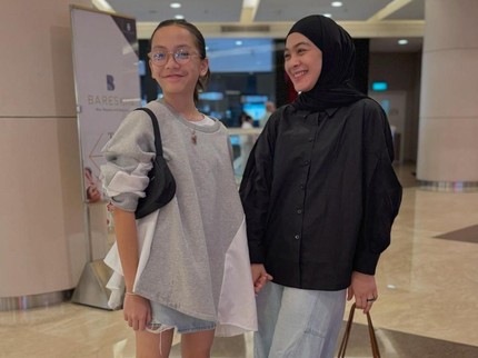 5 Potret Dian Ayu Lestari & Sang Putri Embun yang Sudah ABG, Curhat Sering Tukeran Baju