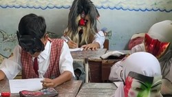 Viral Guru Minta Murid Pakai Topeng Saat Ujian demi Cegah Menyontek