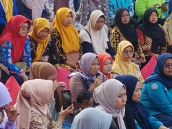 Ibu-ibu Curhat Derita Punya Suami Judol: Dikejar Debt Collector hingga Bercerai
