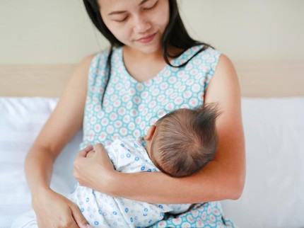 Tips Menyusui untuk Bunda dengan Multiple Sclerosis