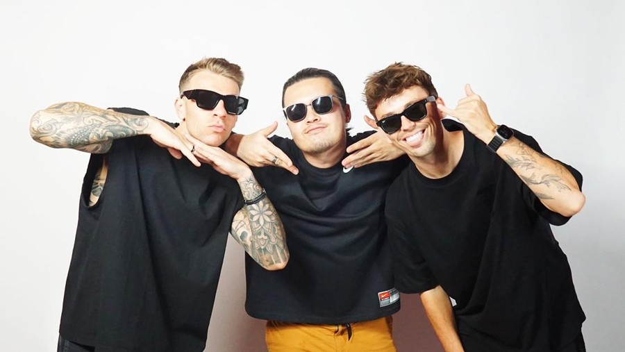 Kolaborasi DJ Lenn dan Bullo dengan Jayjax DNA dalam lagu 'Hot Bitches'