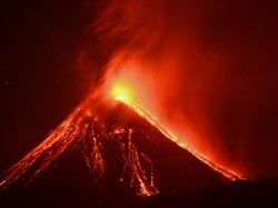 Gunung Lewotobi Laki-laki Meletus, Warga Diminta Waspada Banjir Lahar