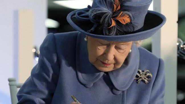 Kisah Menyusui Ratu dan Putri Kerajaan yang Ikonik, dari Ratu Elizabeth hingga Putri Diana