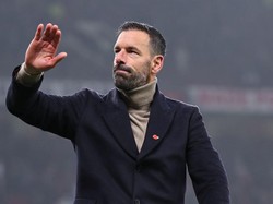 Amorim Datang, Van Nistelrooy Resmi Tinggalkan MU