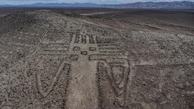 FOTO: Jejak-jejak Ban Off Road Rusak Situs Geoglif Kuno Atacama