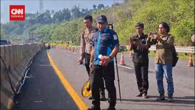 VIDEO: Gunakan Alat 3D, Polisi Olah TKP Tabrakan Maut Tol Purbalenyi