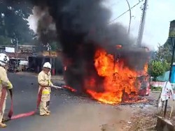 Penampakan Bus Trans Semarang Ludes Terbakar di Gunungpati