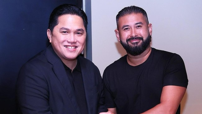 Ketua Umum PSSI Erick Thohir bertemu dengan pemilik Johor Darul Ta'zim (JDT) Tunku Ismail Idris membahas sepak bola ASEAN pada Selasa (13/11) malam.