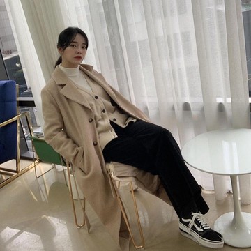 img-title Boyish dan Stylish, Ini 6 Gaya Fashion Kim Se Jeong yang Bisa Jadi Inspirasi Kamu!