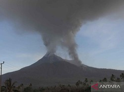 BMKG Sebut Debu Vulkanik Gunung Lewotobi Laki-laki sampai ke Pulau Lombok