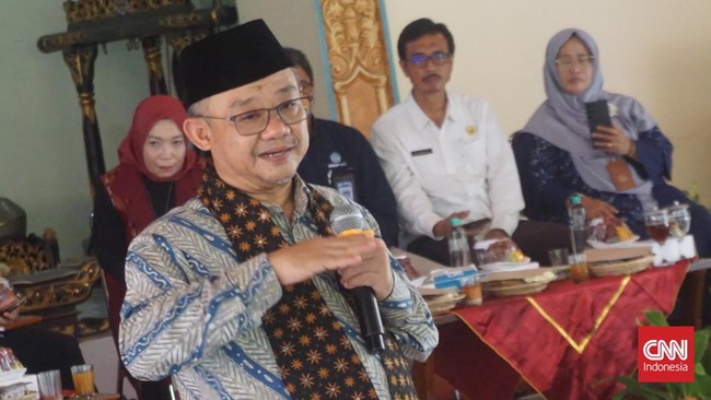 Menteri Pendidikan Dasar dan Menengah Abdul Mu'ti membantah jika siswa akan libur di bulan Ramadan, melainkan akan ada rencana pembelajaran di bulan Ramadan.