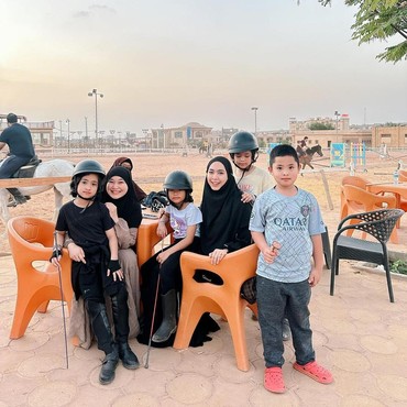 Oki Setiana Dewi Ungkap Kondisi Anak usai 5 Bulan Diboyong Tinggal di Mesir