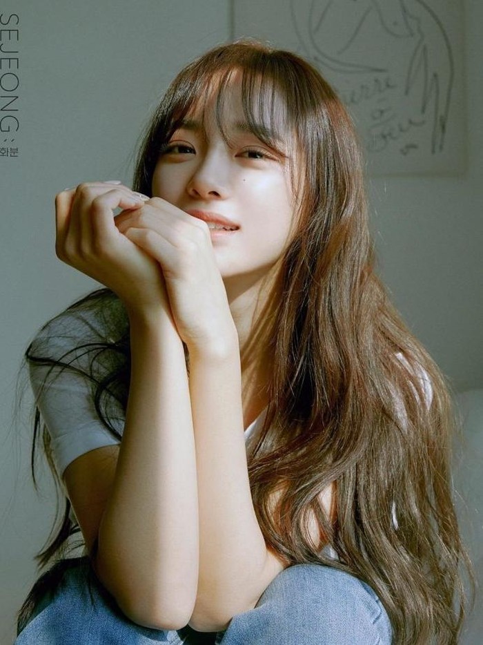 Usai IOI menyelesaikan kontrak dan bubar pada 2017, Sejeong melanjutkan kariernya sebagai penyanyi solo dan anggota girl group Gugudan./ Foto: photos.hancinema.net