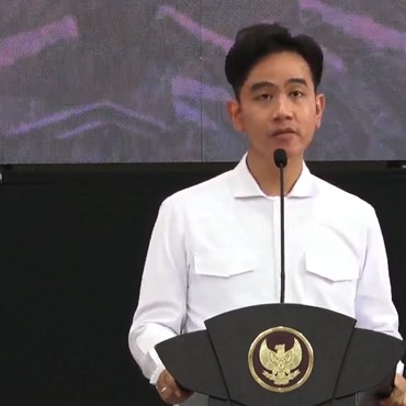 Viral Paspampres Usir Jemaah Saf Depan untuk Gibran, Ini Aturannya dalam Islam