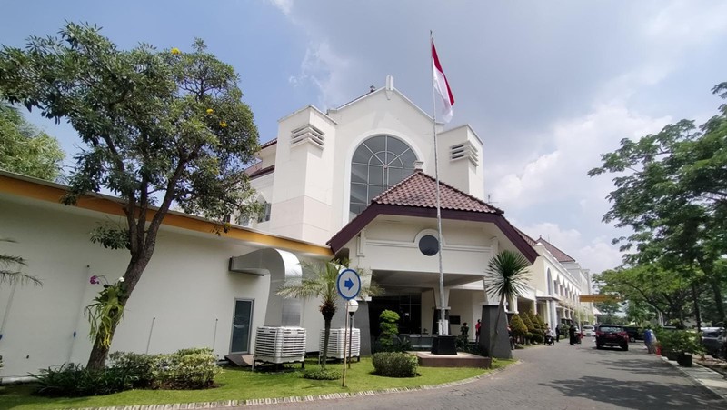 Pemerintah Kota (Pemkot) Surabaya terus berkomitmen untuk meningkatkan akses layanan kesehatan bagi warganya.