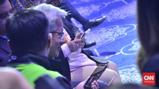 Bos NVIDIA Jensen Huang menerima panggilan telepon langsung dari Presiden Prabowo Subianto di tengah kunjungannya ke Indonesia.