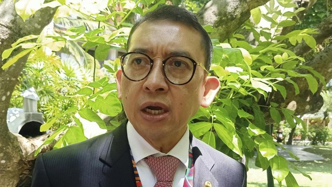 Menbud Fadli Zon bakal dipanggil Komisi X DPR dalam rapat kerja terdekat usai masa reses akhir Juni.