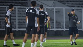 STY Diceburin ke Kolam, Jadi Korban Usil Pemain Timnas Indonesia