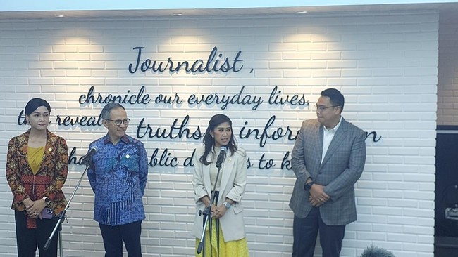 Kementerian Komunikasi dan Digital bersama Otoritas Jasa Keuangan memblokir sekitar 10 ribu rekening yang terafiliasi judi online.