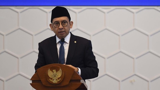 Dua Kasus HAM Berat Masuk Penulisan Ulang Sejarah RI Menbud Fadli Zon beralasan keputusan terkait penulisan ulang sejarah nasional itu ditetapkan, karena proyek tersebut bukan untuk menulis sejarah HAM.