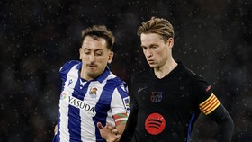 Kenapa Frenkie De Jong Menangis di Ruang Ganti Barcelona?