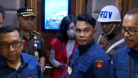 VIDEO: Kejagung Buka Suara Soal Ibu Ronald Tannur Ditahan di Jakarta