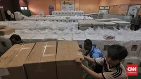 FOTO: Distribusi 8,4 Juta Surat Suara Pilgub Jakarta 2024