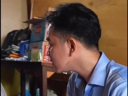 Momen Gibran Jenguk Bayi Agustinus Gibran Raka Tapung di Pengungsian Lewotobi
