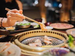 Akal Bulus Turis Wanita Tipu Restoran hingga Merugi Rp 115 Juta