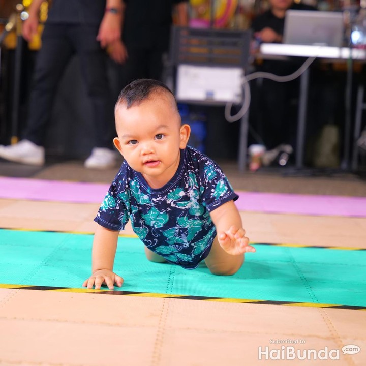 <p>Olimpiade Balita merupakan kompetisi Bunda dan anak yang diselenggarakan oleh Trans TV. Perlombaan ini ditujukan untuk melatih motorik dan memberikan pengalaman tak terlupakan bagi Si Kecil. (Foto: Atmaja Kurniawan)</p>