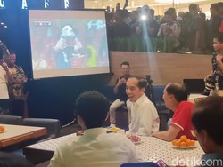 Jokowi Nobar Indonesia Vs Jepang di Purwokerto