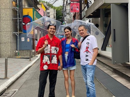 5 Potret Kompaknya Mikha Tambayong Bareng Sang Ayah dan Suami Deva Mahenra