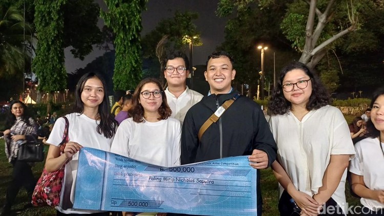 Pemenang mirip Nicholas Saputra.