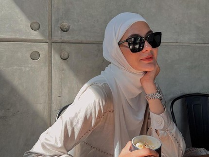 Cerita Hijrah Paula Verhoeven, Awalnya Takut Meninggal hingga Akhirnya Mantap Berhijab