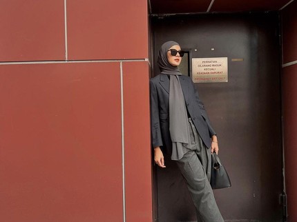 7 Potret Terbaru Paula Verhouven, Makin Classy dengan OOTD Blazer