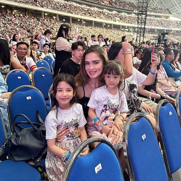 <p>Dalam salah satu unggahan, Yasmine mengungkap bahwa kehadiran Seraphina membuatnya berusaha untuk selalu menjadi Bunda yang baik. Ia pun berharap agar Sera selalu memiliki rasa ingin tahu dan tidak pernah berhenti bermimpi.  (Foto: Instagram: @yaswildblood)</p>