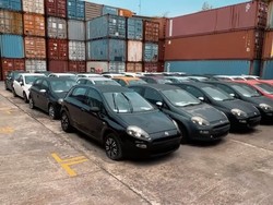 Puluhan Kia Carens dan Fiat Punto Dilelang Bea Cukai, Mulai Rp 41 Jutaan
