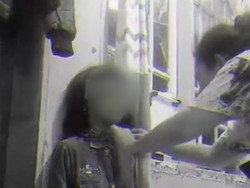 Video: Ibu di Batam Rantai Leher Anaknya, Kepala Korban Juga Bocor