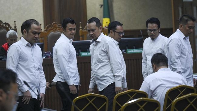 Hakim Tipikor Jakarta Tunda Sidang Vonis 15 Terdakwa Pungli Rutan KPK