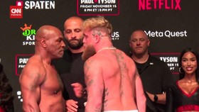 VIDEO: Detik-detik Mike Tyson Tampar Jake Paul, Face Off Rusuh