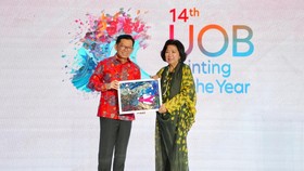 UOB Painting of the Year Konsisten Dukung Seniman Asia Tenggara