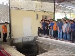 Viral Lantai Masjid di Medan Amblas Bikin 2 Orang Terluka