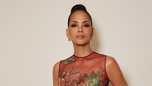 Halle Berry Bahas Menopause: Bukan Penurunan tapi Berubah Jadi Versi Terbaik