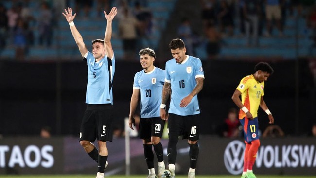 Timnas Uruguay menempel ketat Argentina dalam klasemen Kualifikasi Piala Dunia 2026 zona Conmebol usai mengalahkan Kolombia, Sabtu (16/11).