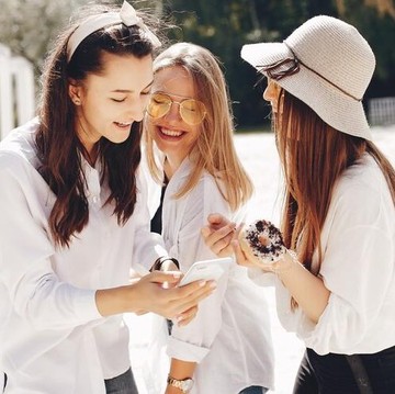 Sederhana, Ini 5 Rahasia Awet Muda dari Negara yang Masuk Wilayah 'Blue Zone' Dunia